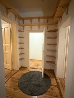 Großzügige 3 Zimmer Wohnung im ruhigen Hinterhaus zu vermieten. — photo 1